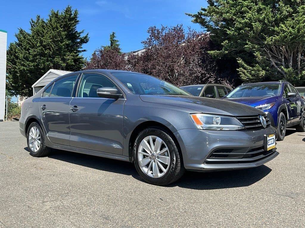 Used 2015 Volkswagen Jetta SE FWD image 2
