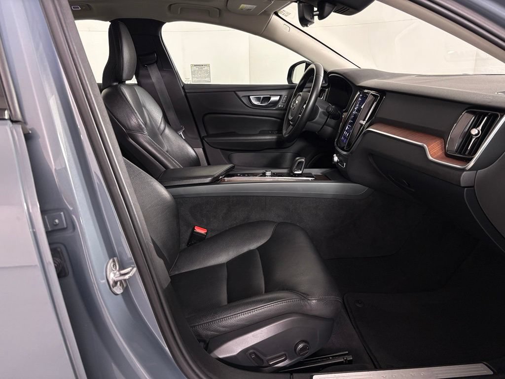 Used 2024 Volvo S60 B5 Plus AWD/4WD image 40