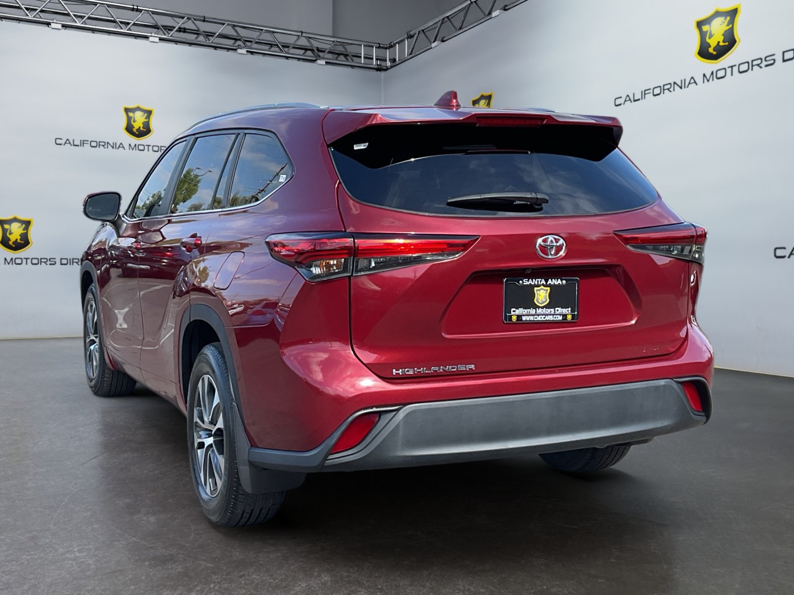 Used 2023 Toyota Highlander XLE FWD image 7