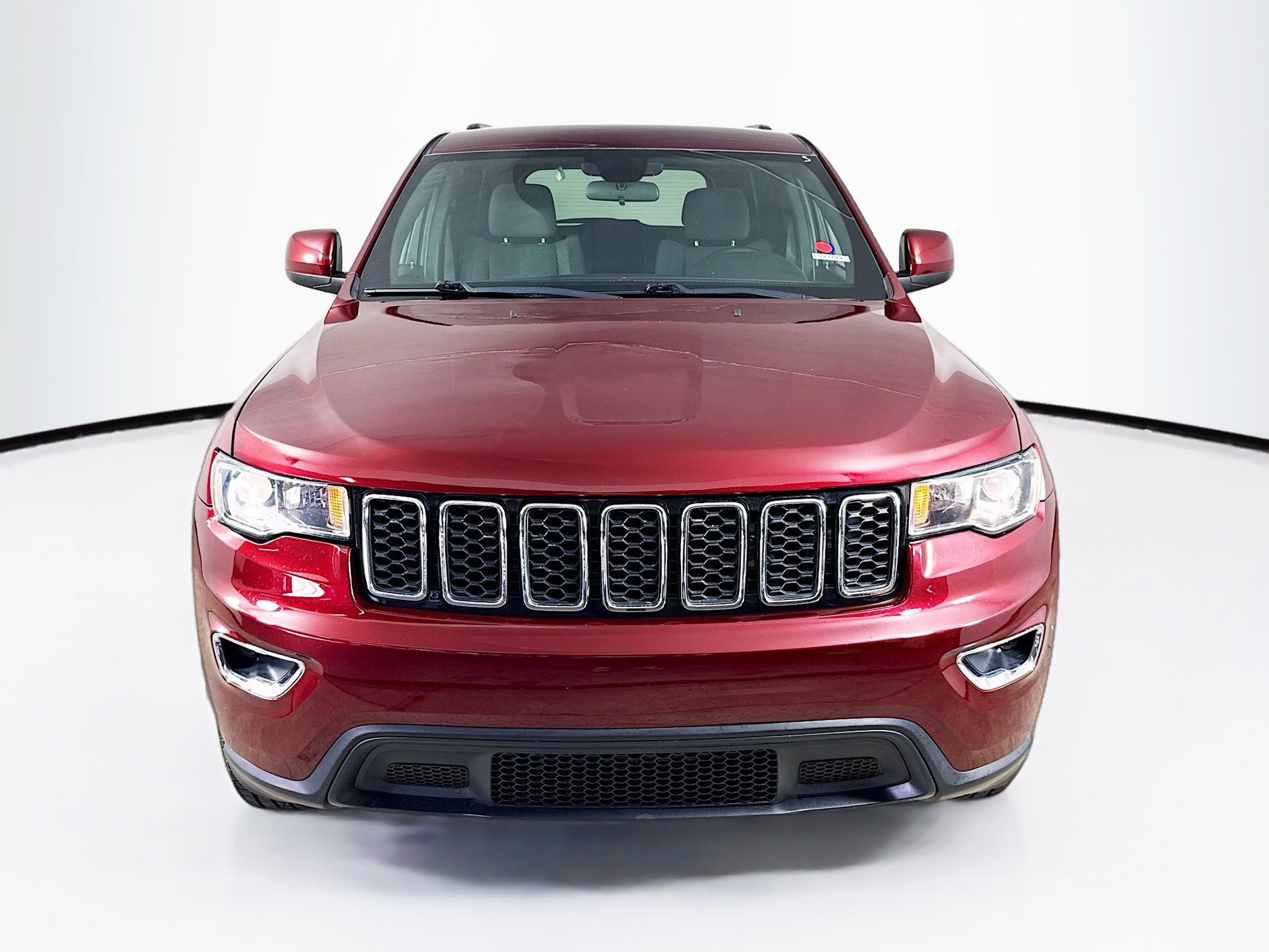 Used 2018 Jeep Grand Cherokee Laredo image 3