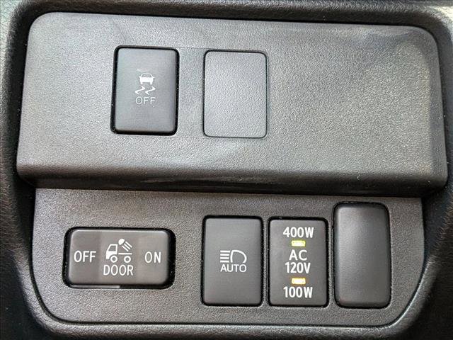 Used 2020 Toyota Tacoma TRD Off-Road AWD/4WD image 11