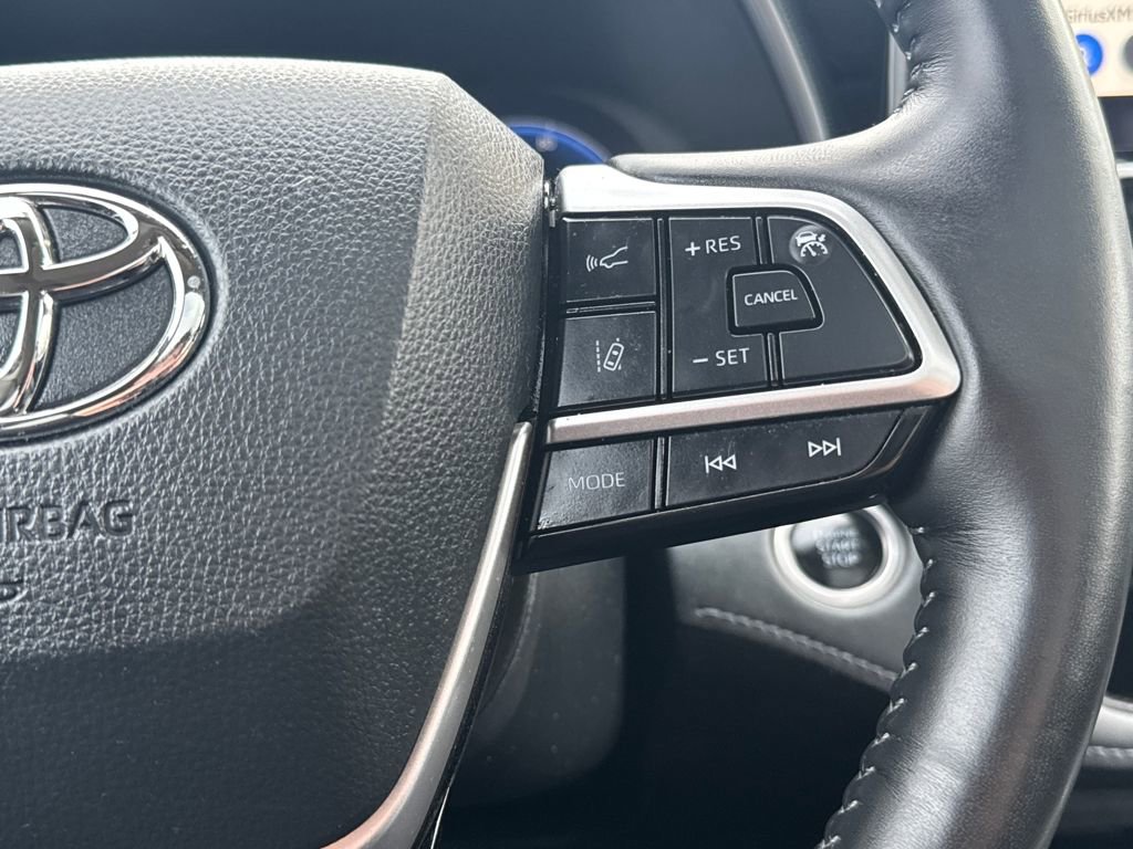 Used 2024 Toyota Highlander Platinum image 21
