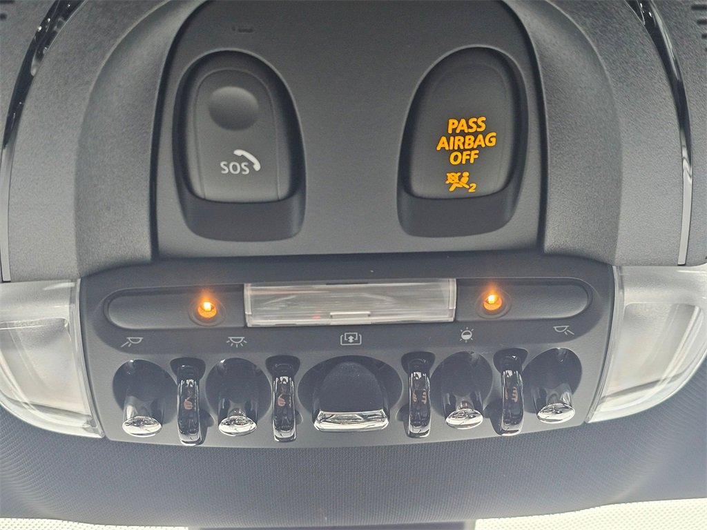 Used 2022 MINI Cooper Countryman S w/ Premium Package image 32