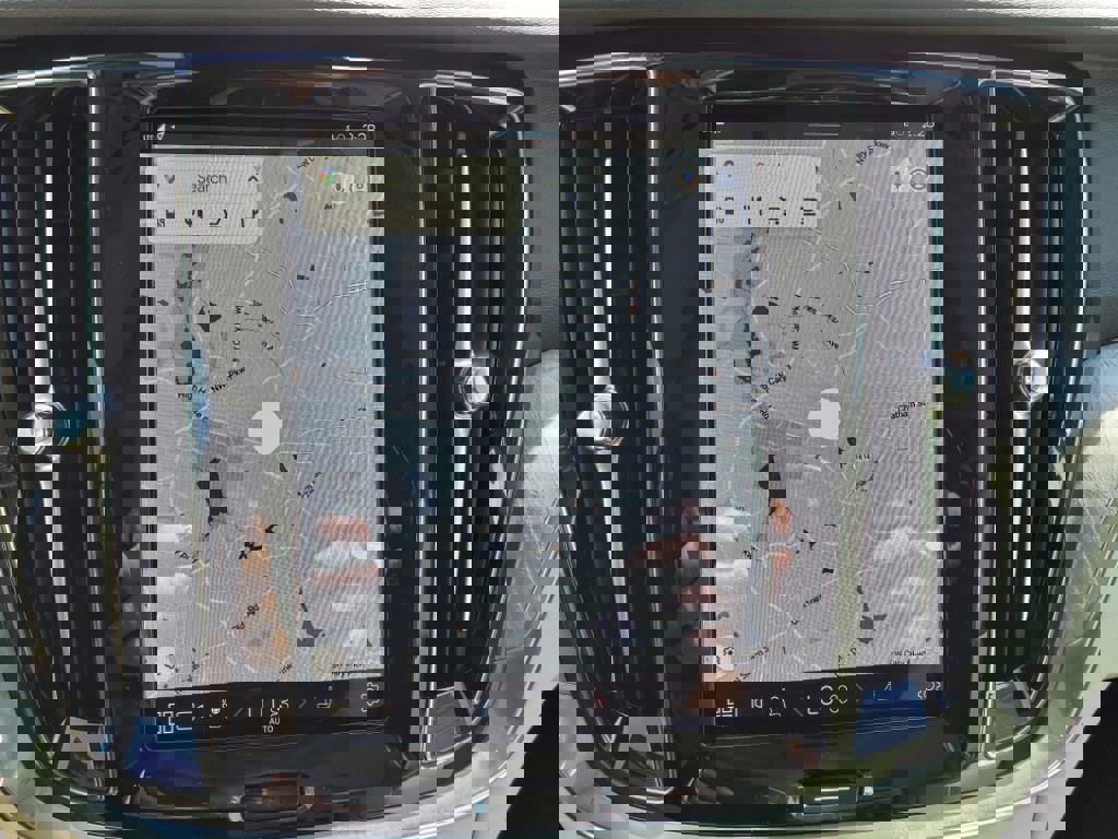 New 2024 Volvo S60 B5 Plus w/ Climate Package image 13