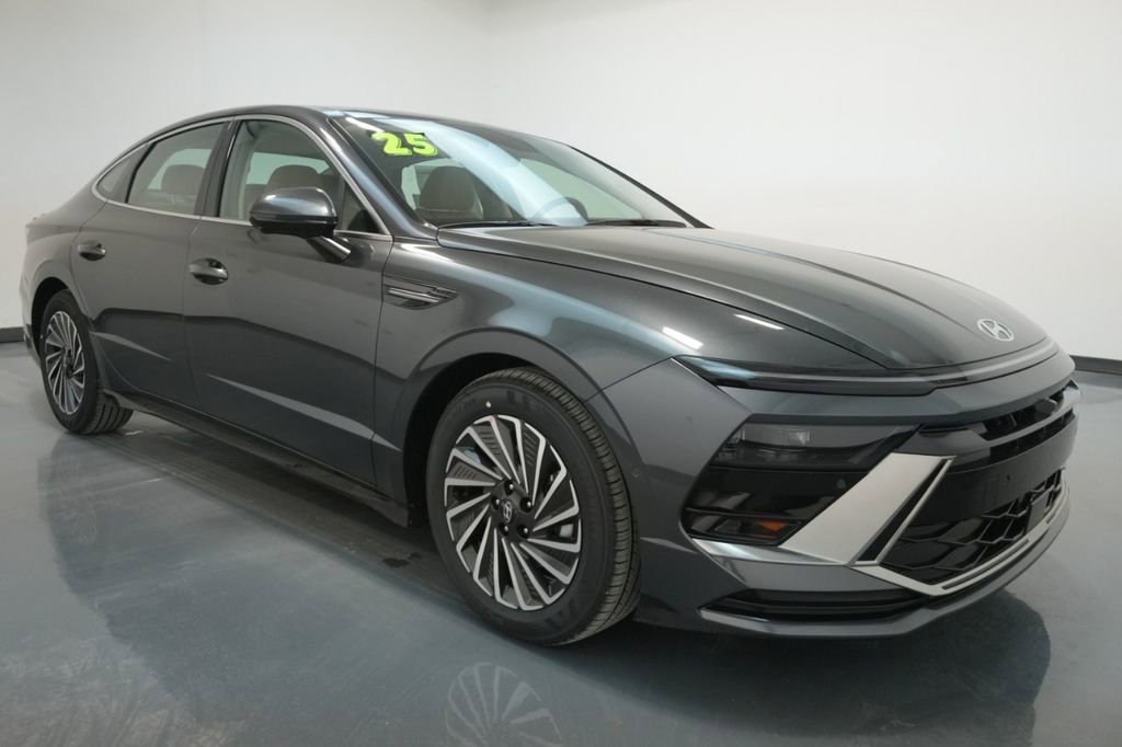 New 2025 Hyundai Sonata Limited FWD image 1