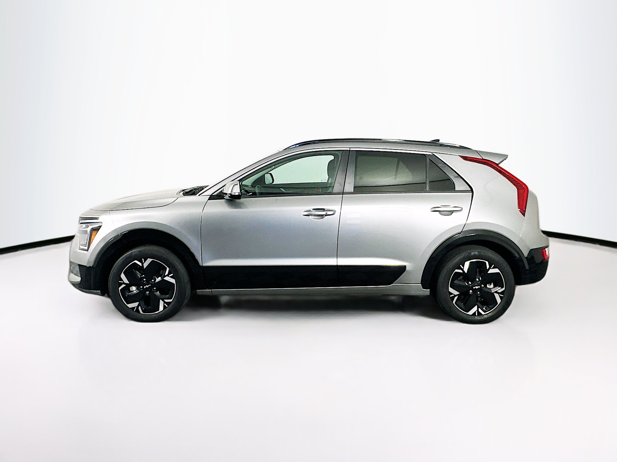 Used 2023 Kia Niro Wind FWD image 4