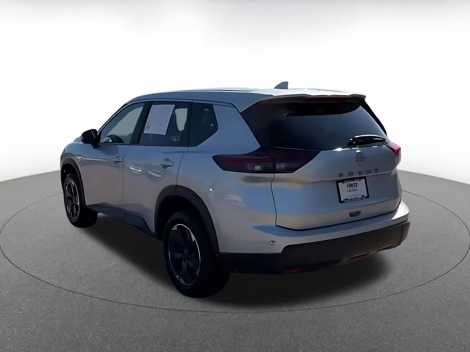 Used 2025 Nissan Rogue SV FWD image 10