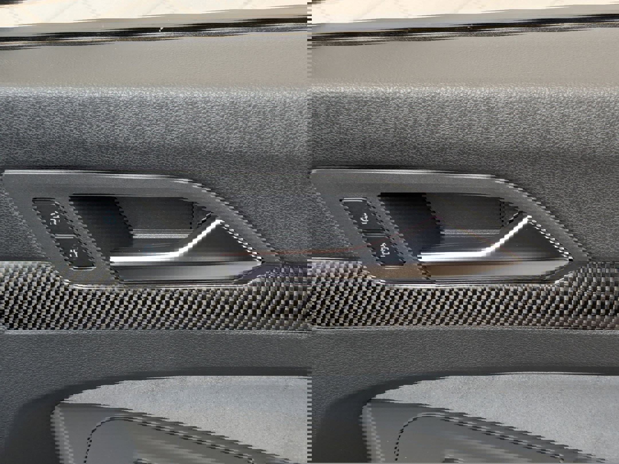 New 2025 Volkswagen Golf R Black Edition image 32