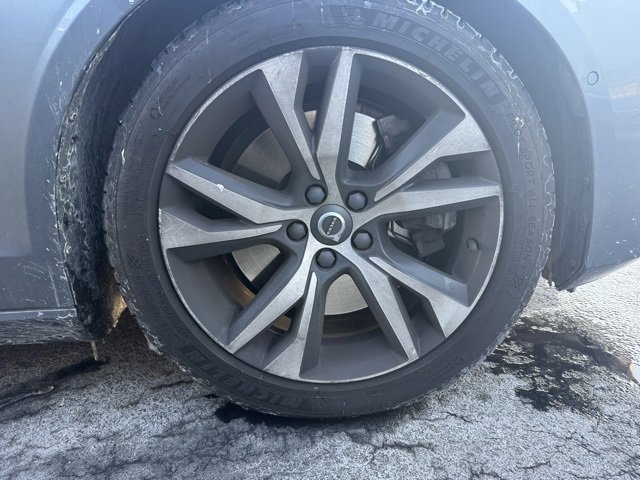 Used 2019 Volvo S60 T6 R-Design image 5