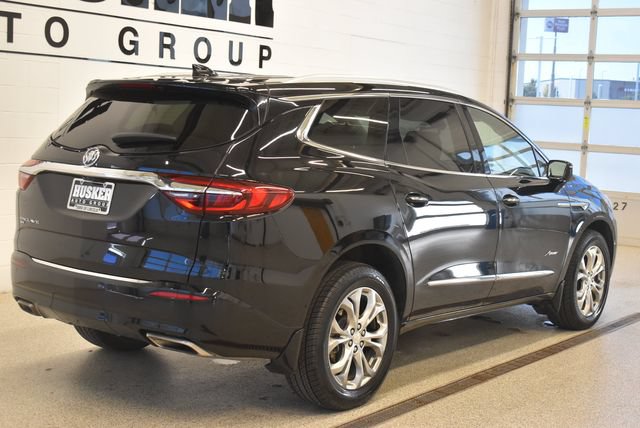Used 2020 Buick Enclave Avenir w/ Avenir Technology Package AWD/4WD image 4