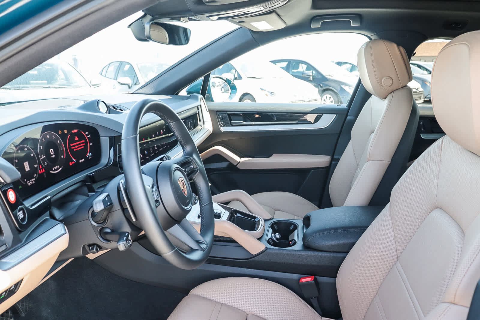 Used 2025 Porsche Cayenne Coupe image 25