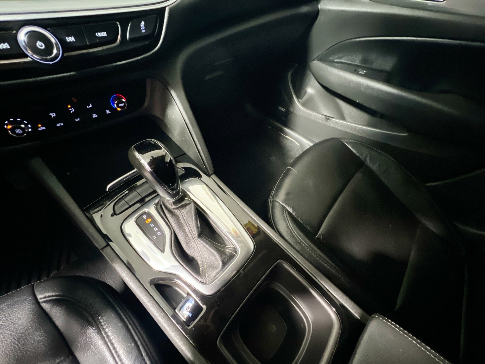 Used 2018 Buick Regal Preferred w/ Sights and Sounds Package FWD image 26