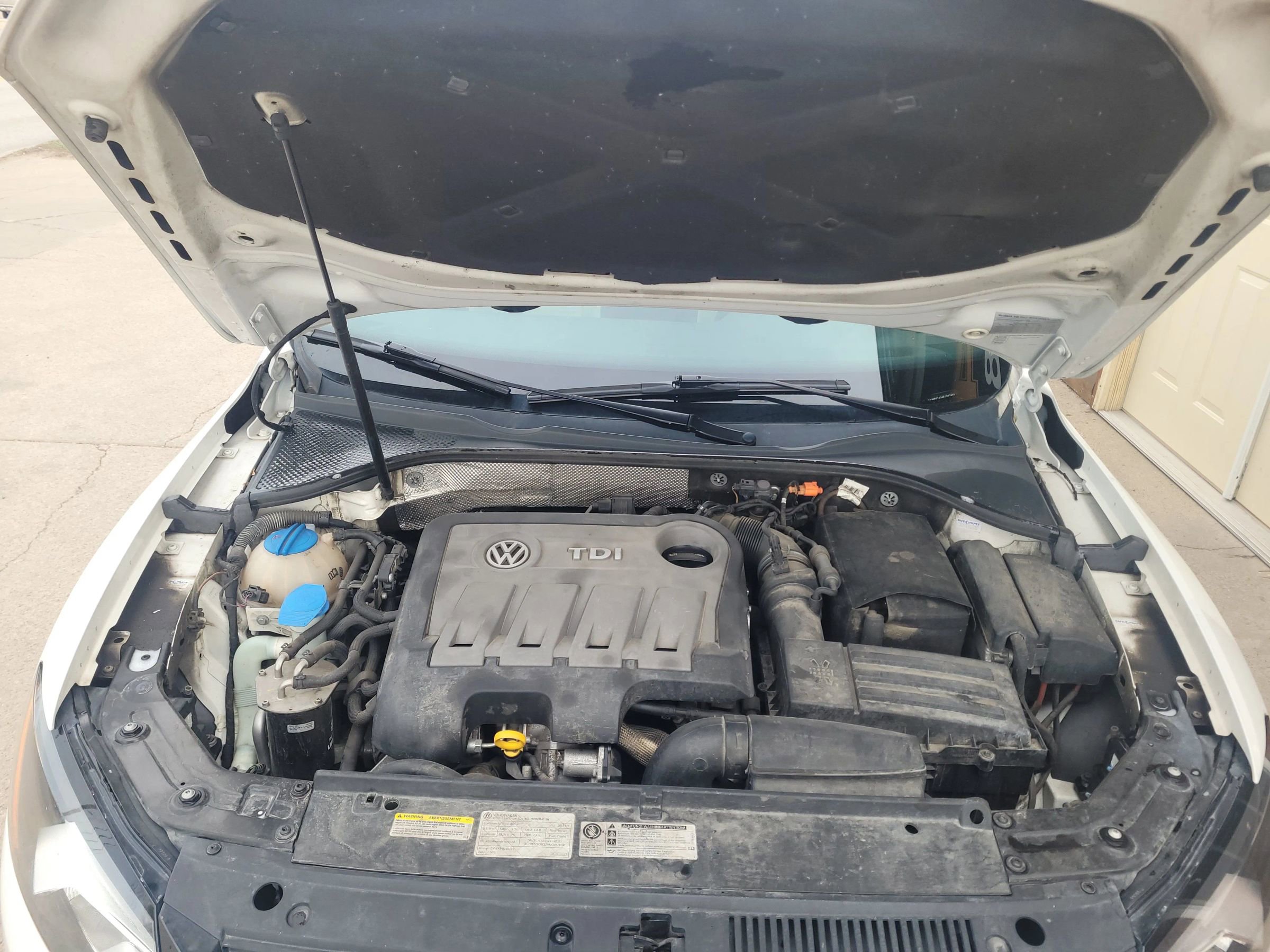 Used 2014 Volkswagen Passat TDI SE FWD image 9