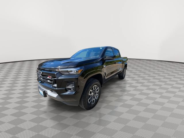 Used 2024 Chevrolet Colorado Z71 w/ Z71 Convenience Package 2 AWD/4WD image 3