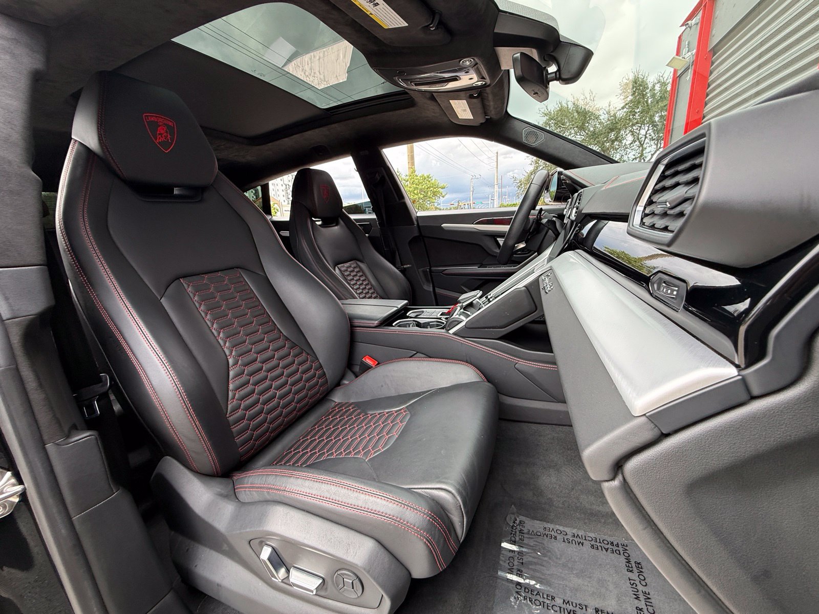 Used 2019 Lamborghini Urus AWD/4WD image 43