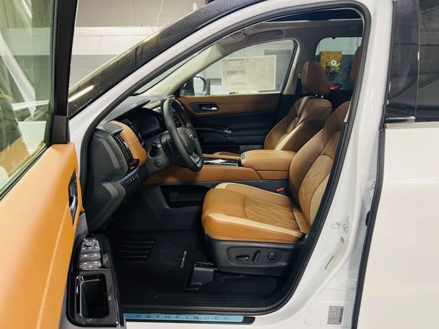 New 2026 Nissan Pathfinder Platinum FWD image 25