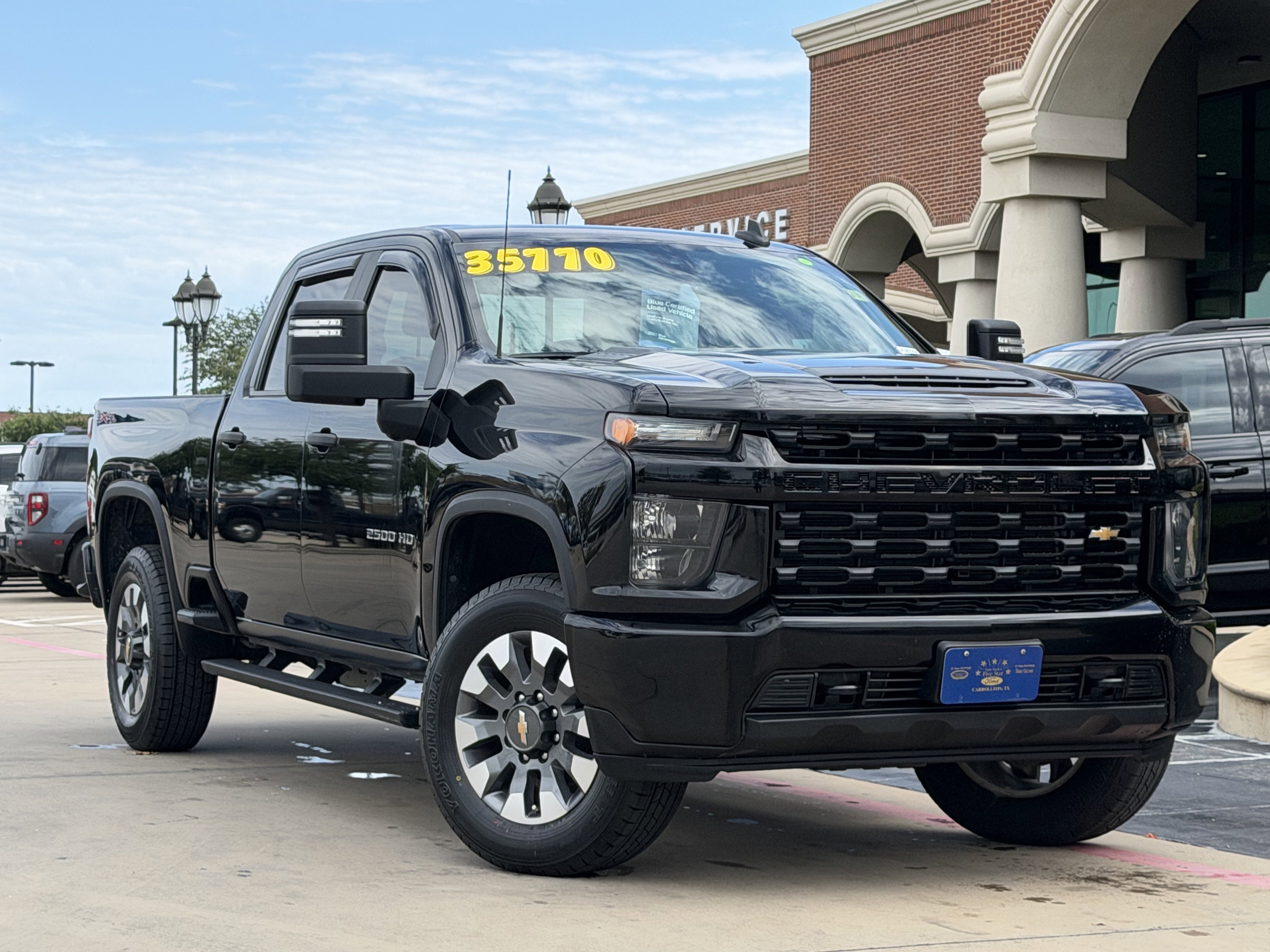 Used 2021 Chevrolet Silverado 2500 Custom w/ Custom Value Package AWD/4WD image 2