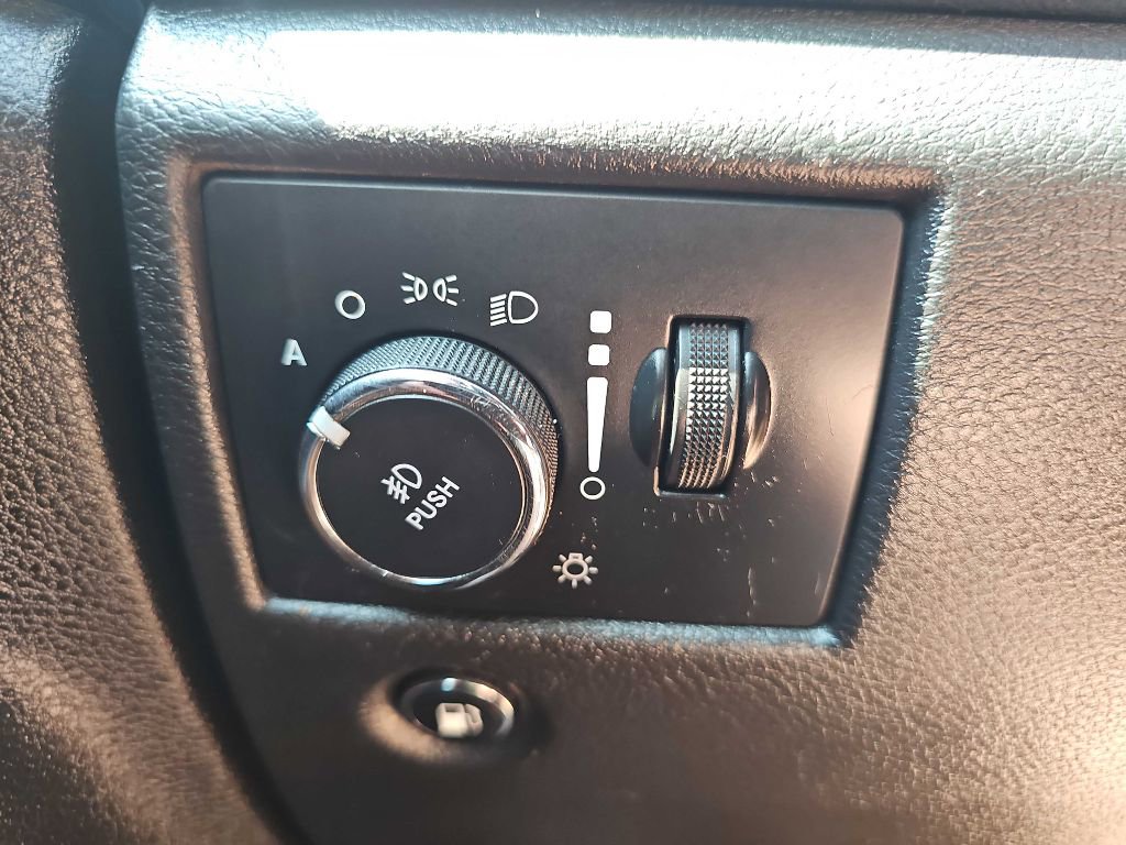 Used 2020 Jeep Grand Cherokee Limited w/ Luxury Group II image 49