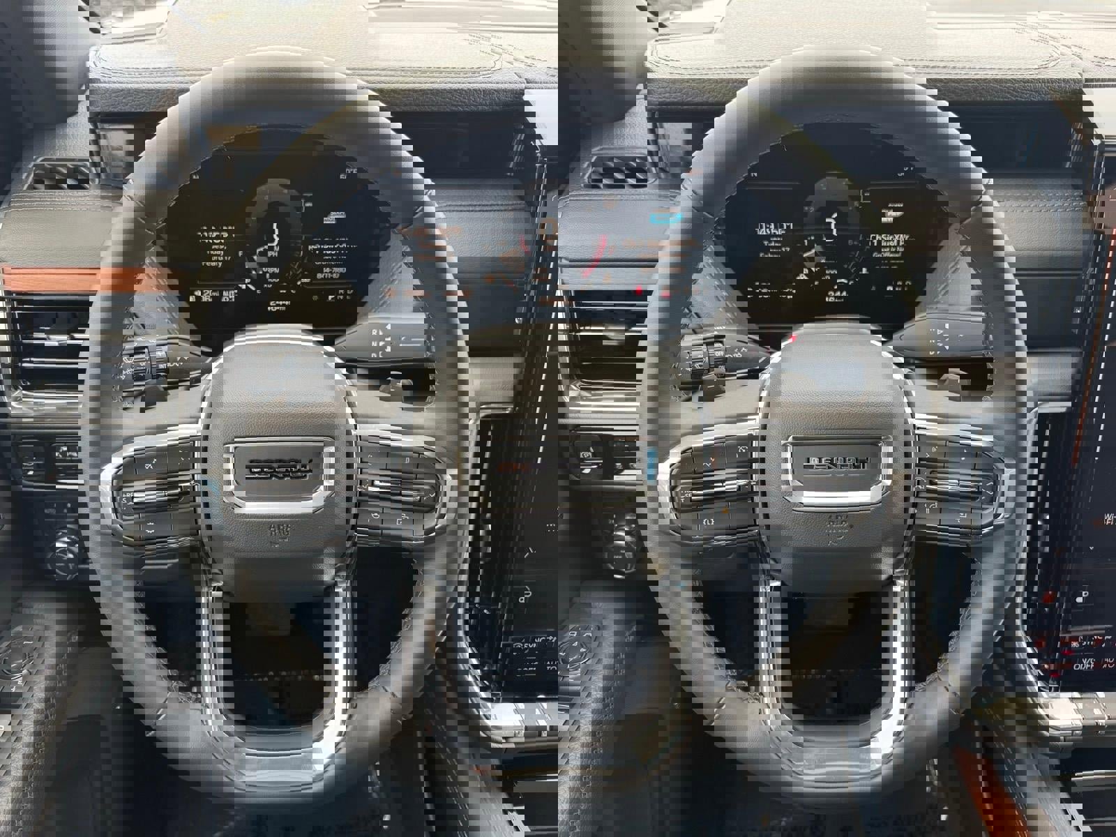 Certified 2025 GMC Yukon XL Denali image 9