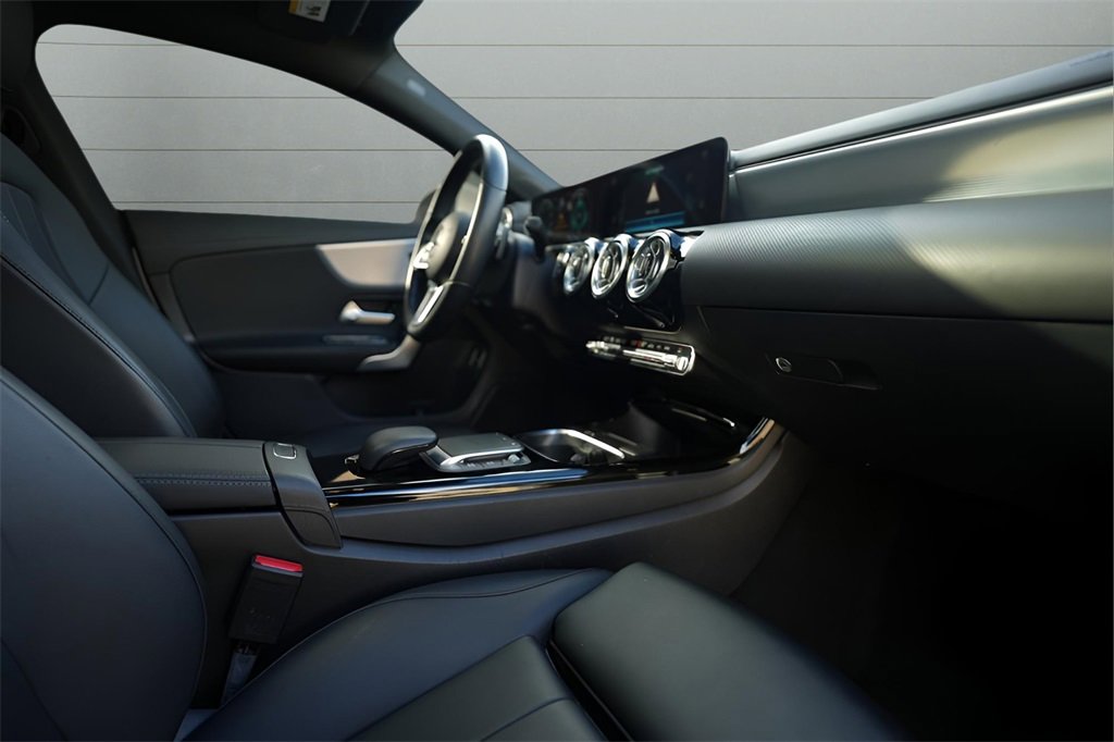 Used 2023 Mercedes-Benz CLA 250 image 34