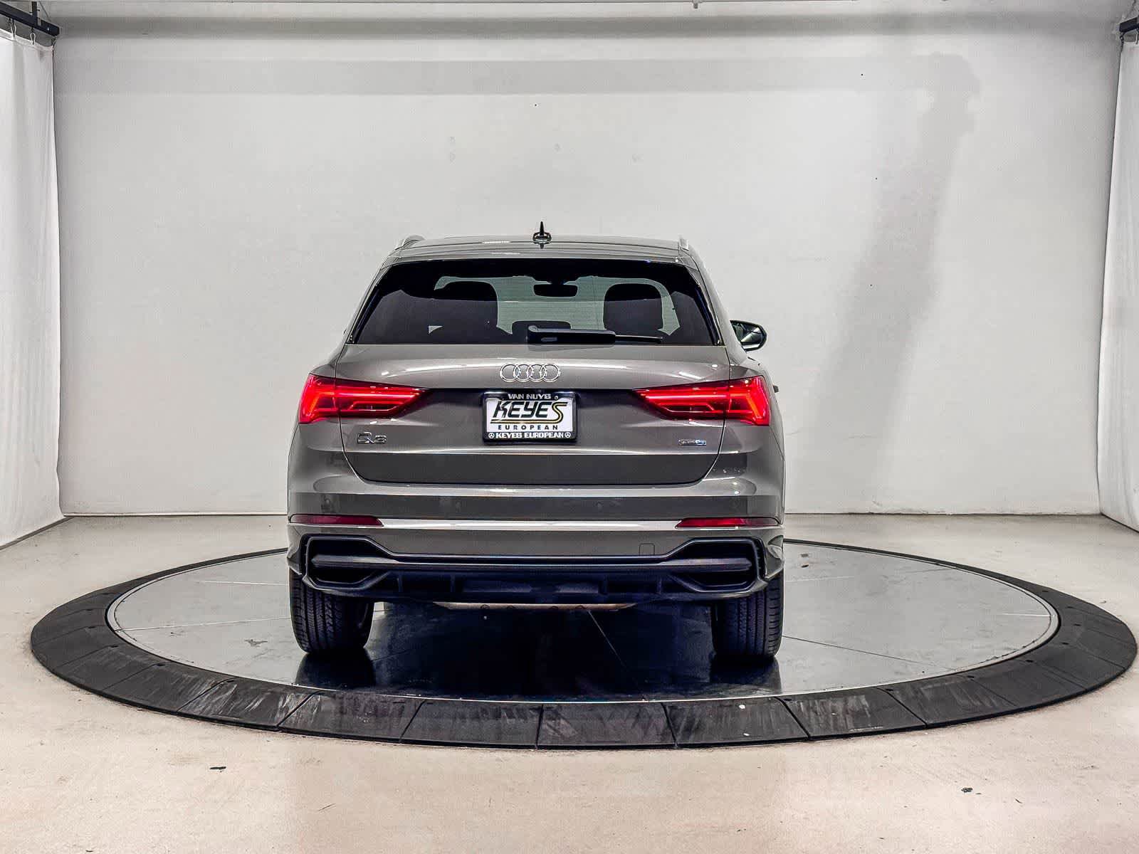 Used 2019 Audi Q3 2.0T Premium AWD/4WD image 3