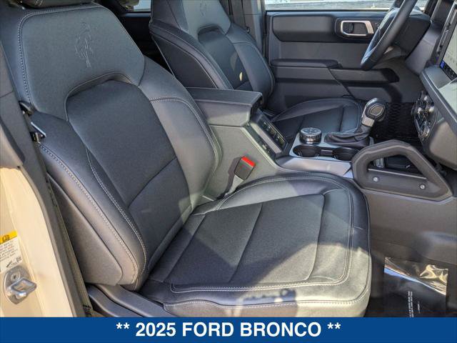 New 2025 Ford Bronco Badlands AWD/4WD image 18