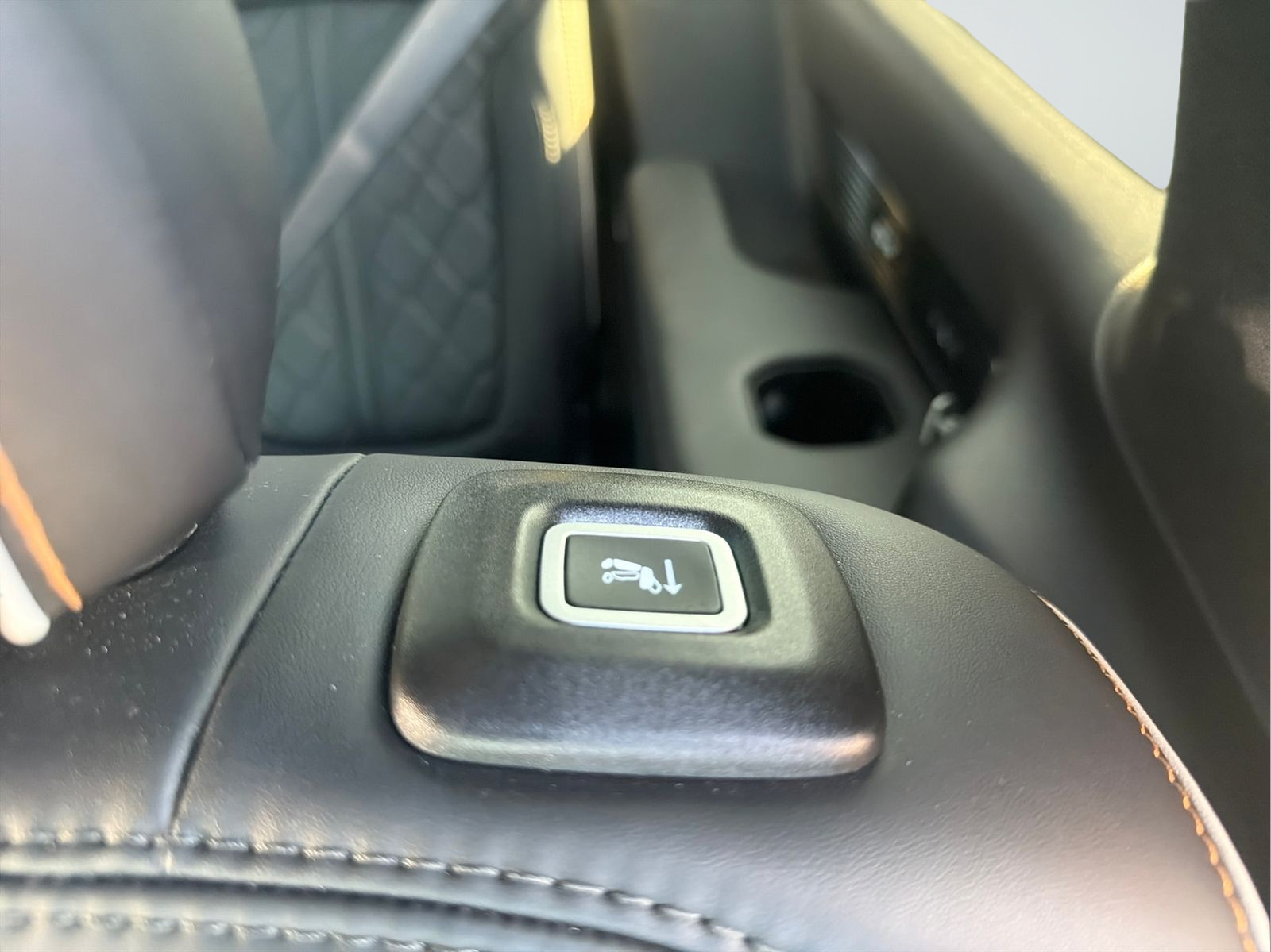 Used 2024 Jeep Grand Wagoneer Series III AWD/4WD image 24