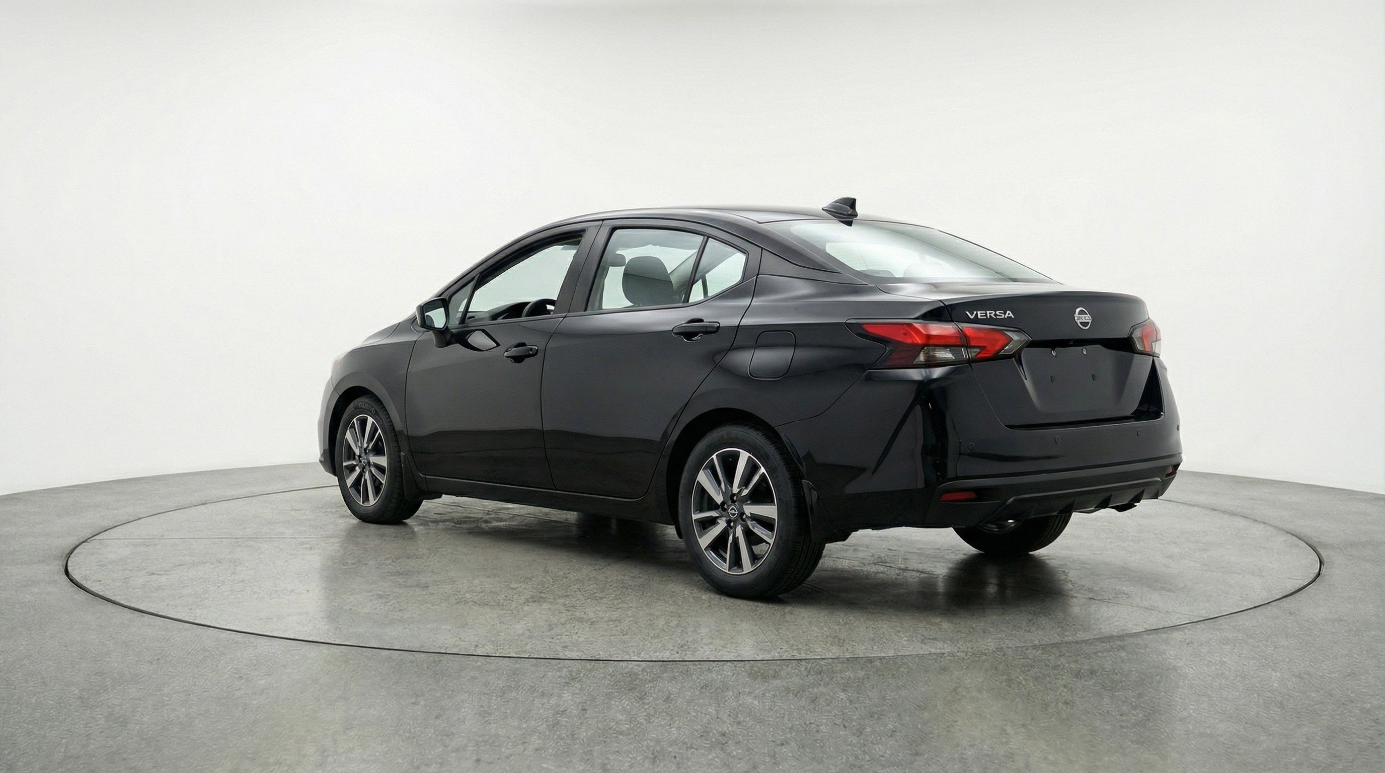 Used 2025 Nissan Versa SV FWD image 6