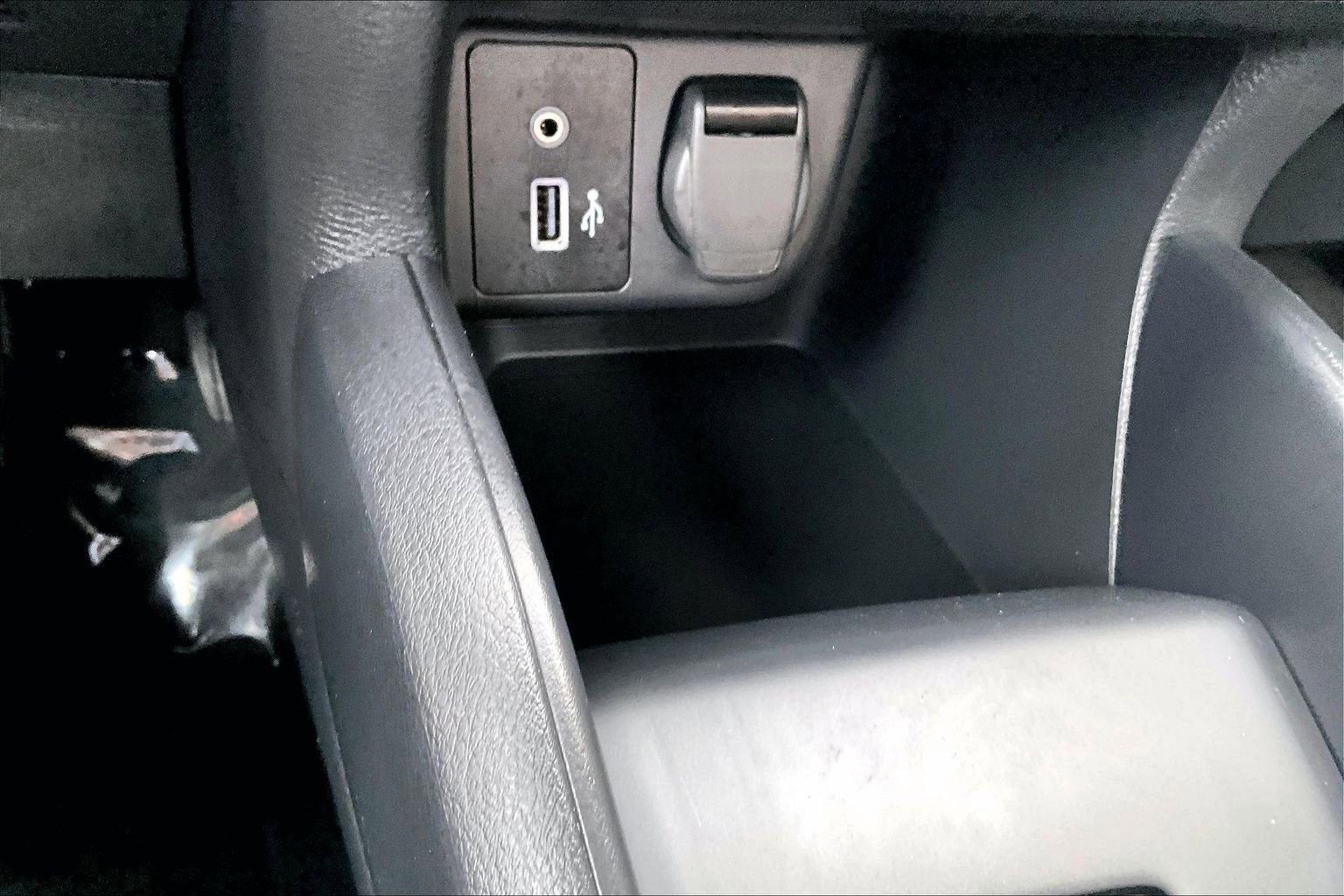 Used 2025 Nissan Versa S w/ Trunk Package FWD image 29