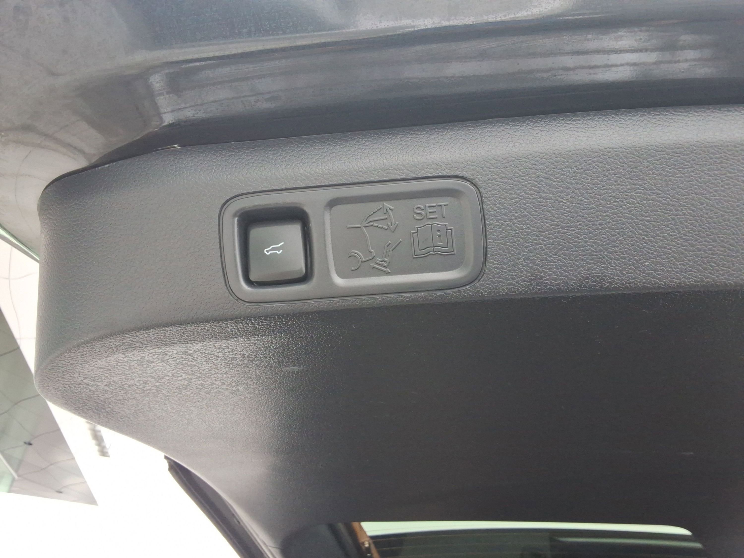 Used 2024 Ford Expedition Limited image 25