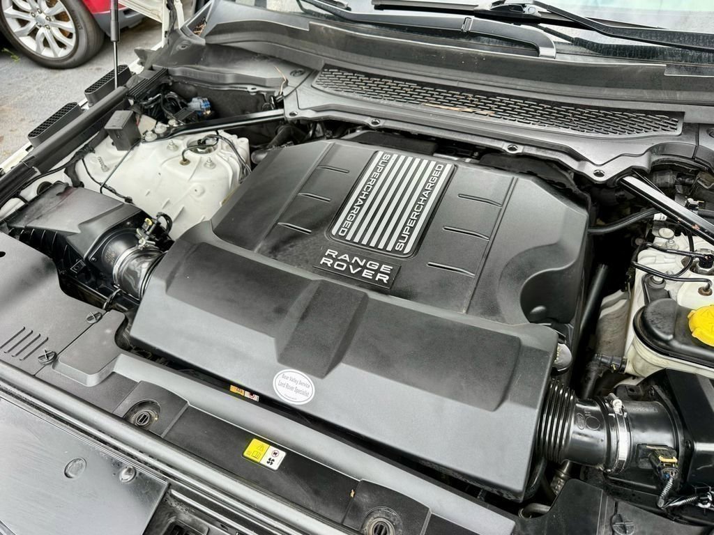 Used 2014 Land Rover Range Rover Supercharged image 7