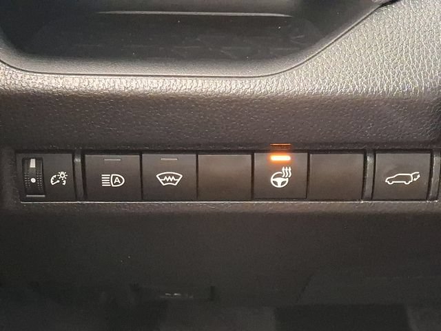 Used 2023 Toyota RAV4 XLE Premium AWD/4WD image 25