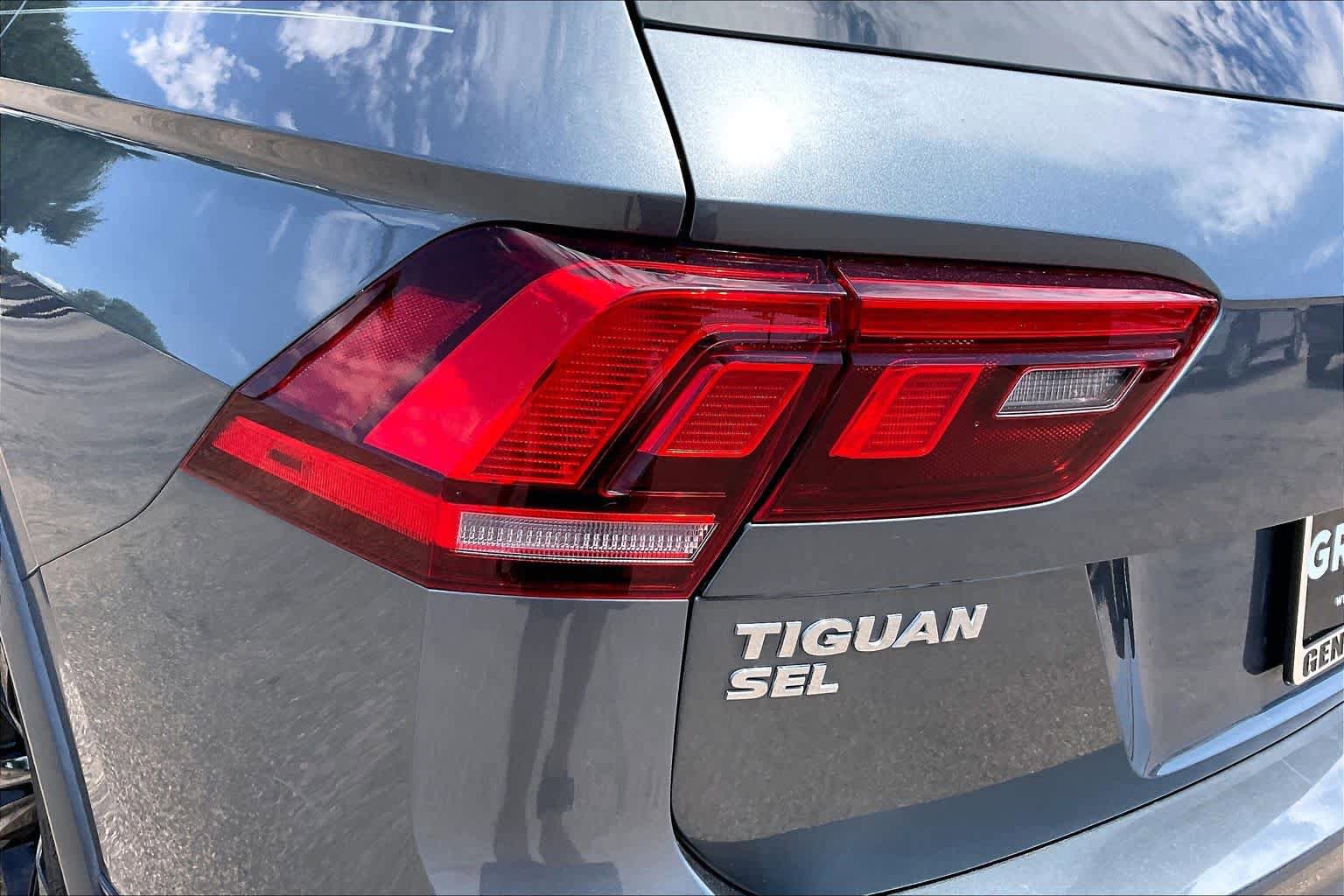 Used 2019 Volkswagen Tiguan SEL Premium R-Line FWD image 29