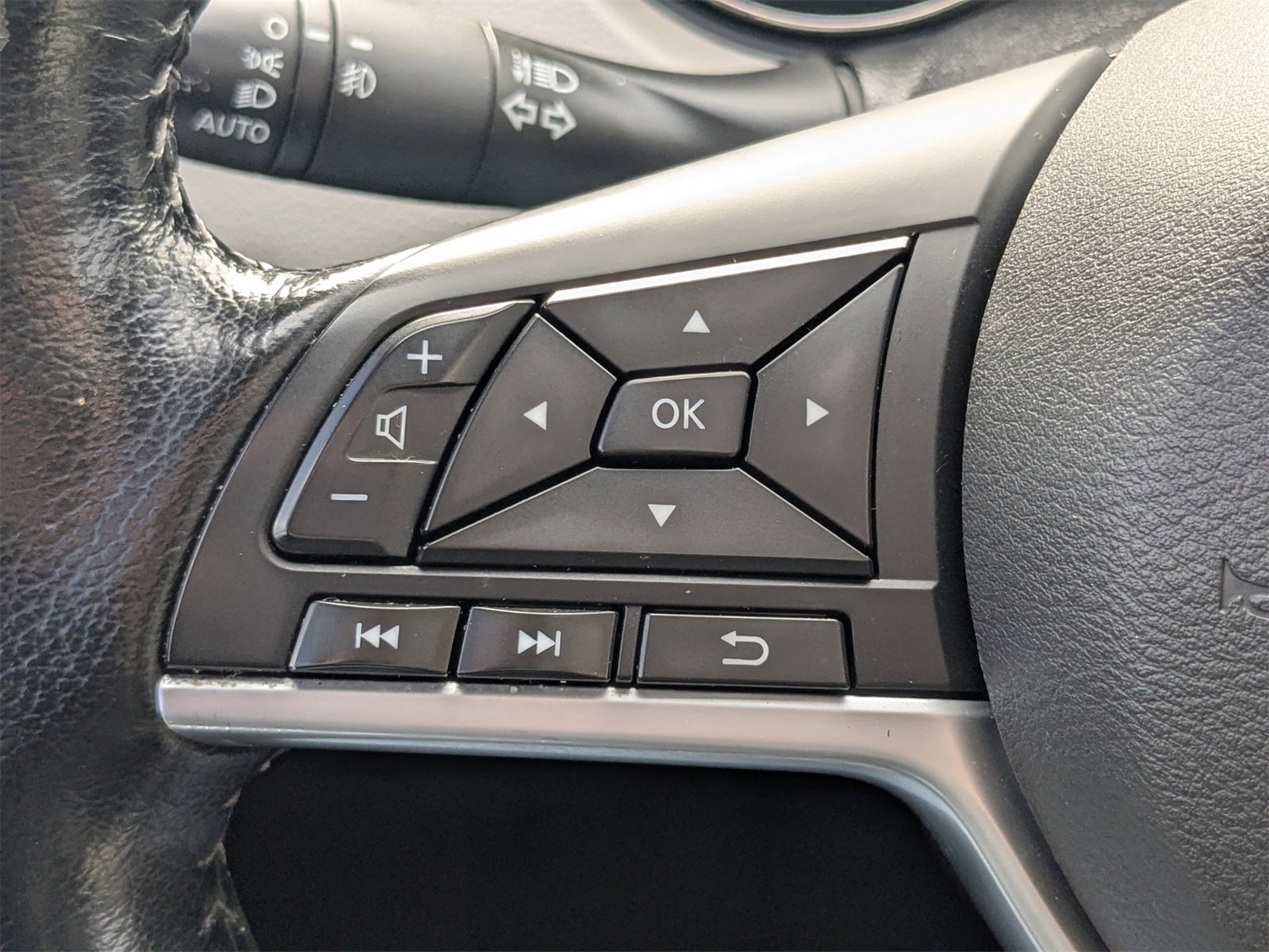 Used 2019 Nissan Rogue Sport SL w/ Premium Package image 27