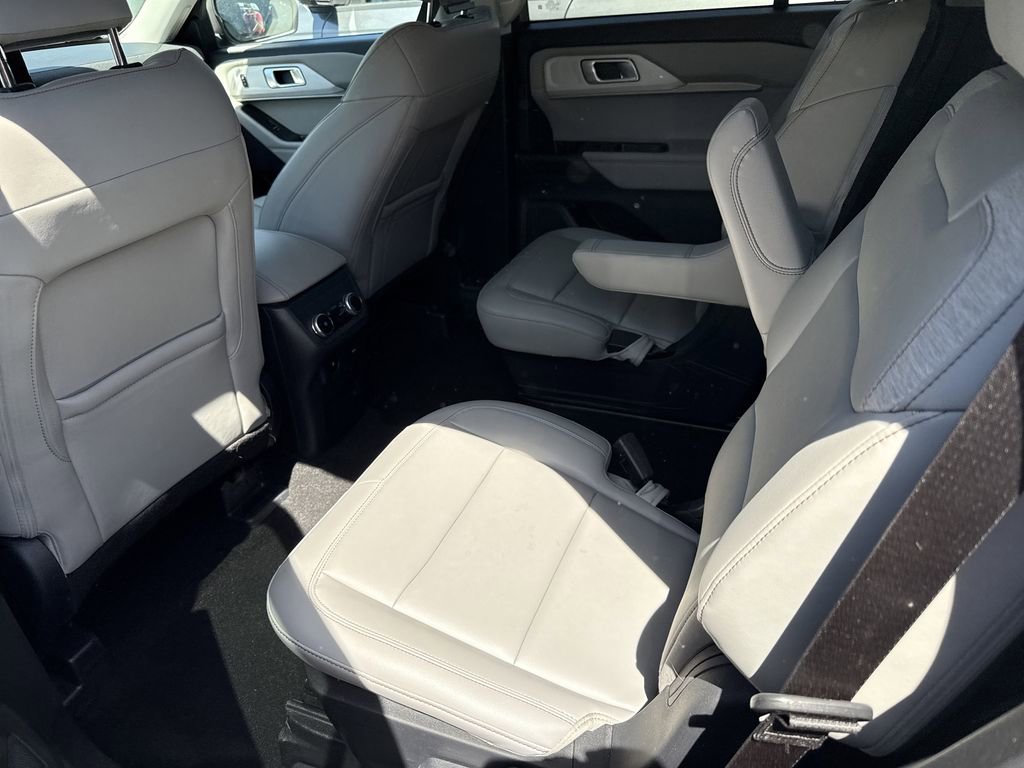 Used 2025 Ford Explorer Active w/ Active Comfort Package AWD/4WD image 25