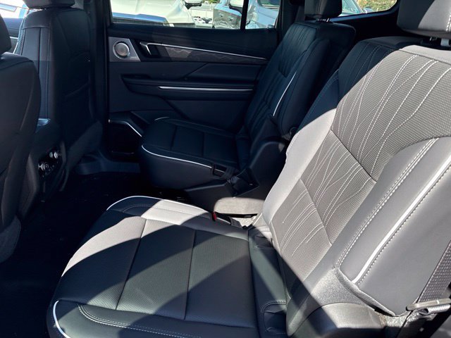 New 2027 Buick Enclave Avenir FWD image 5