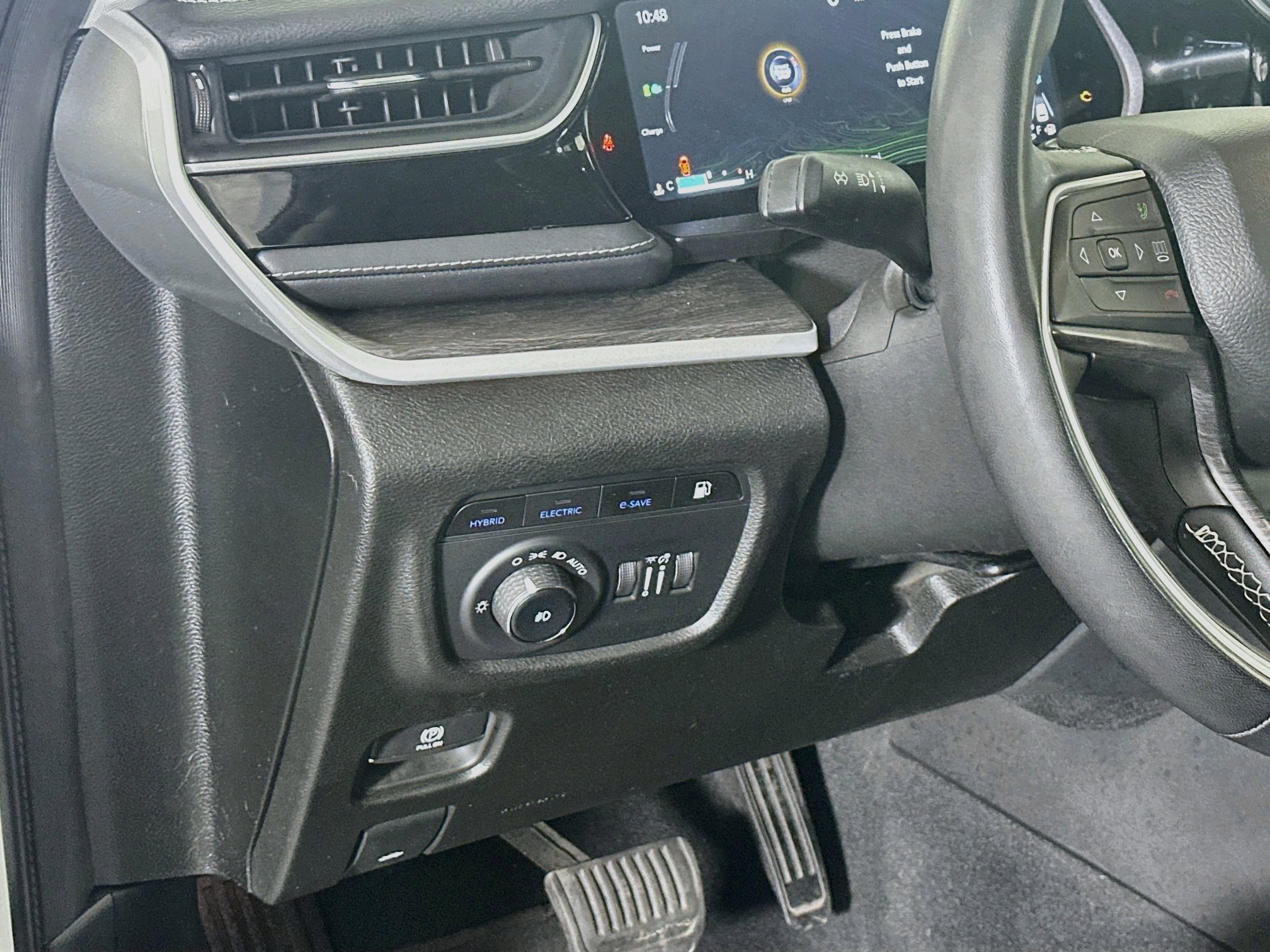 Used 2023 Jeep Grand Cherokee 4WD 4xe image 17