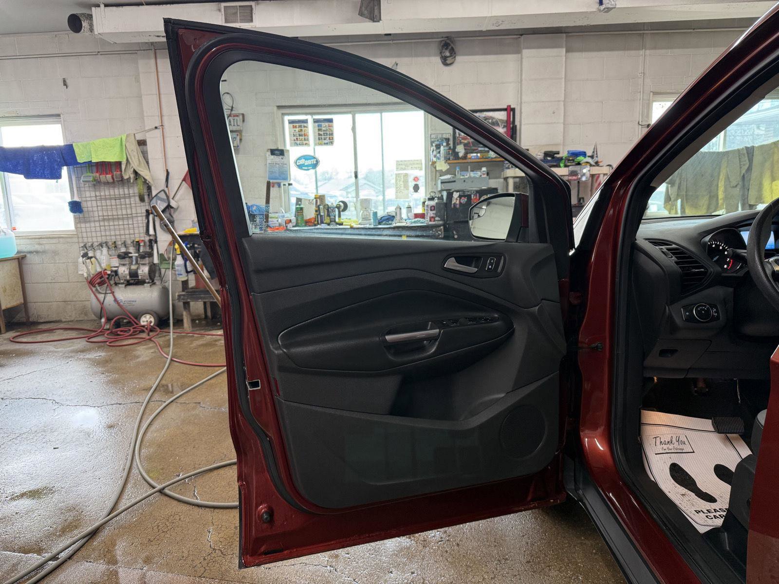 Used 2016 Ford Escape SE image 12