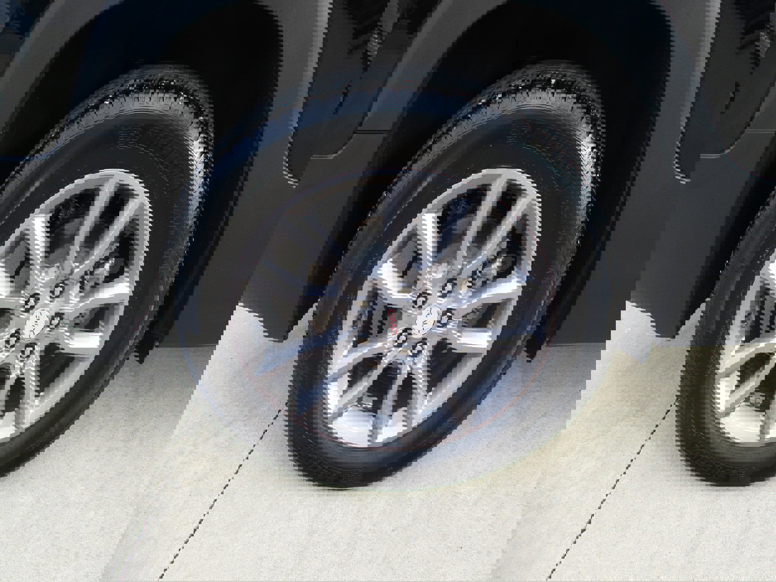 Used 2024 GMC Terrain SLT image 11