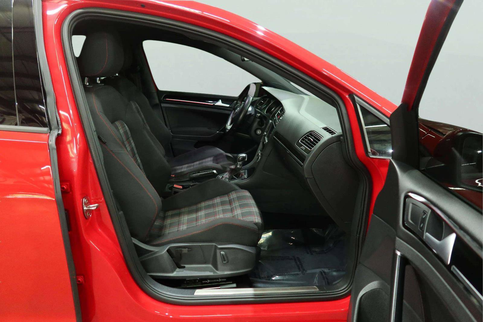 Used 2017 Volkswagen GTI 4-Door FWD image 22