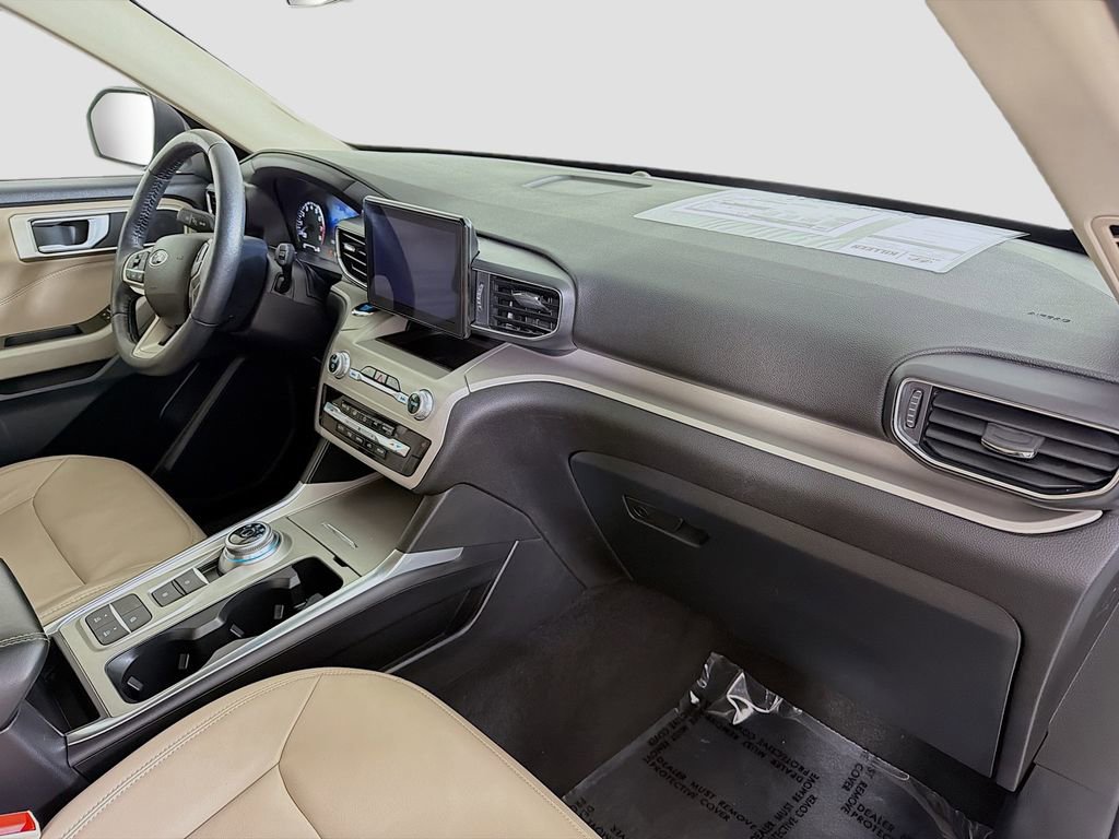 Used 2023 Ford Explorer XLT w/ Equipment Group 202A image 30