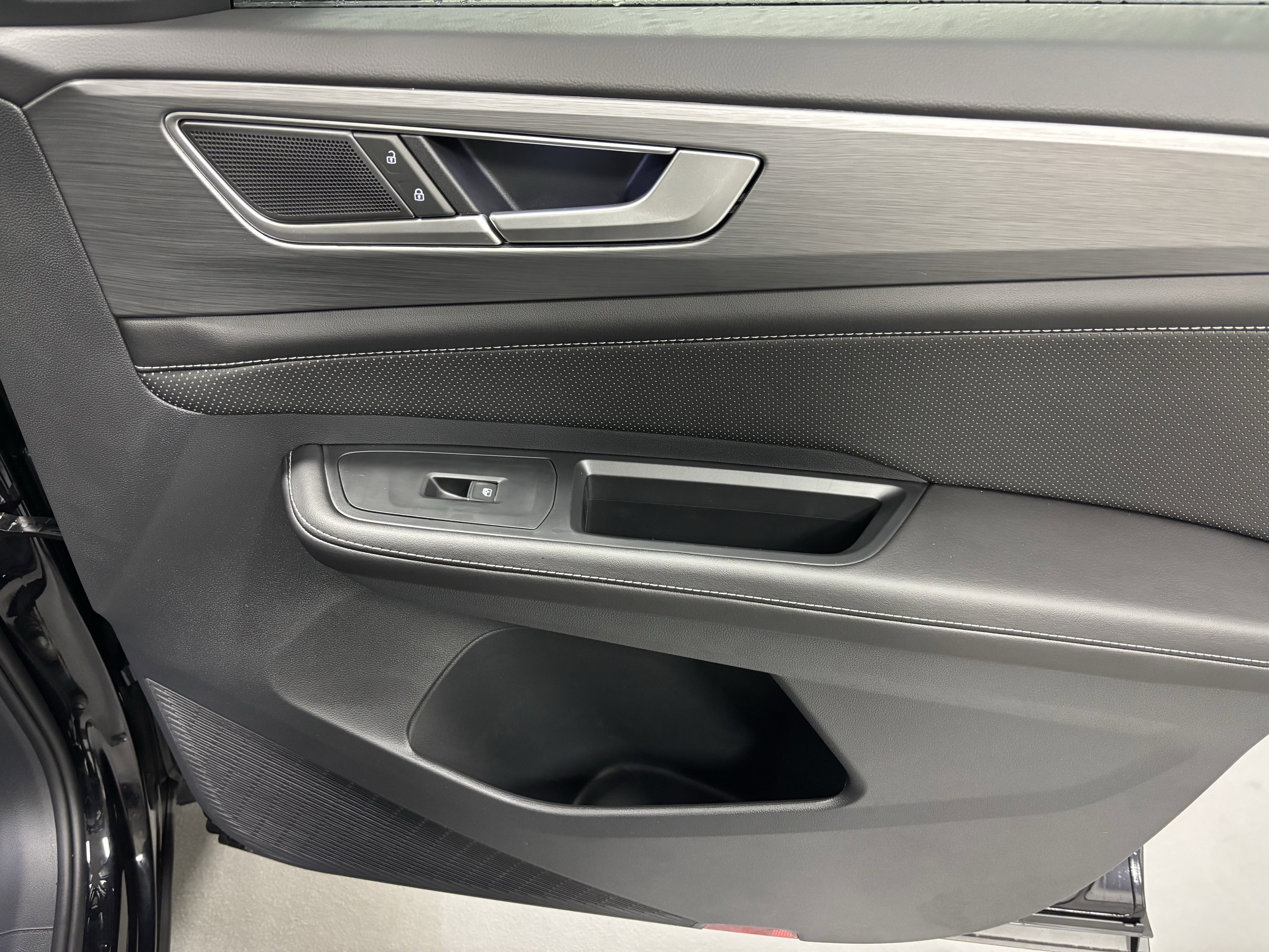 New 2026 Volkswagen Atlas Cross Sport SE image 10