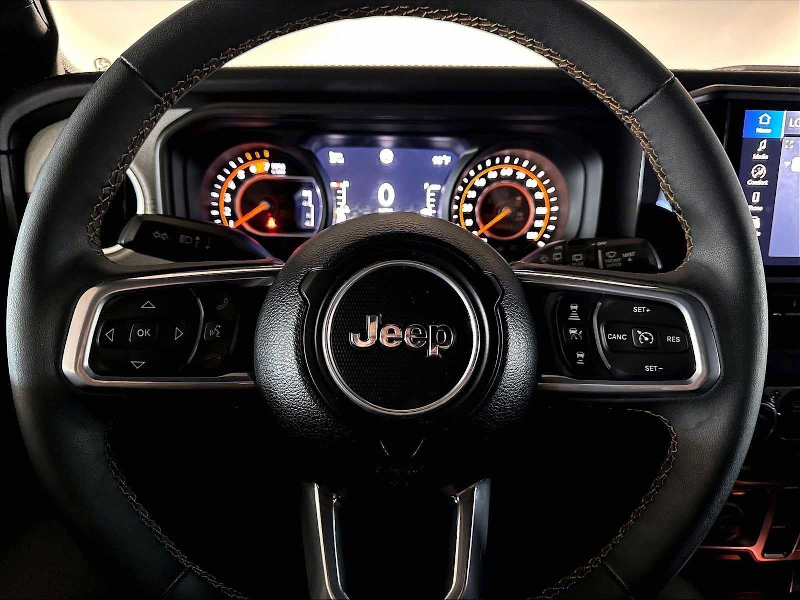 Used 2024 Jeep Wrangler Unlimited Sahara w/ Safety Group AWD/4WD image 18