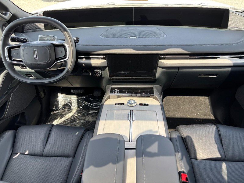 New 2026 Lincoln Navigator Reserve w/ Jet Appearance Package AWD/4WD image 12