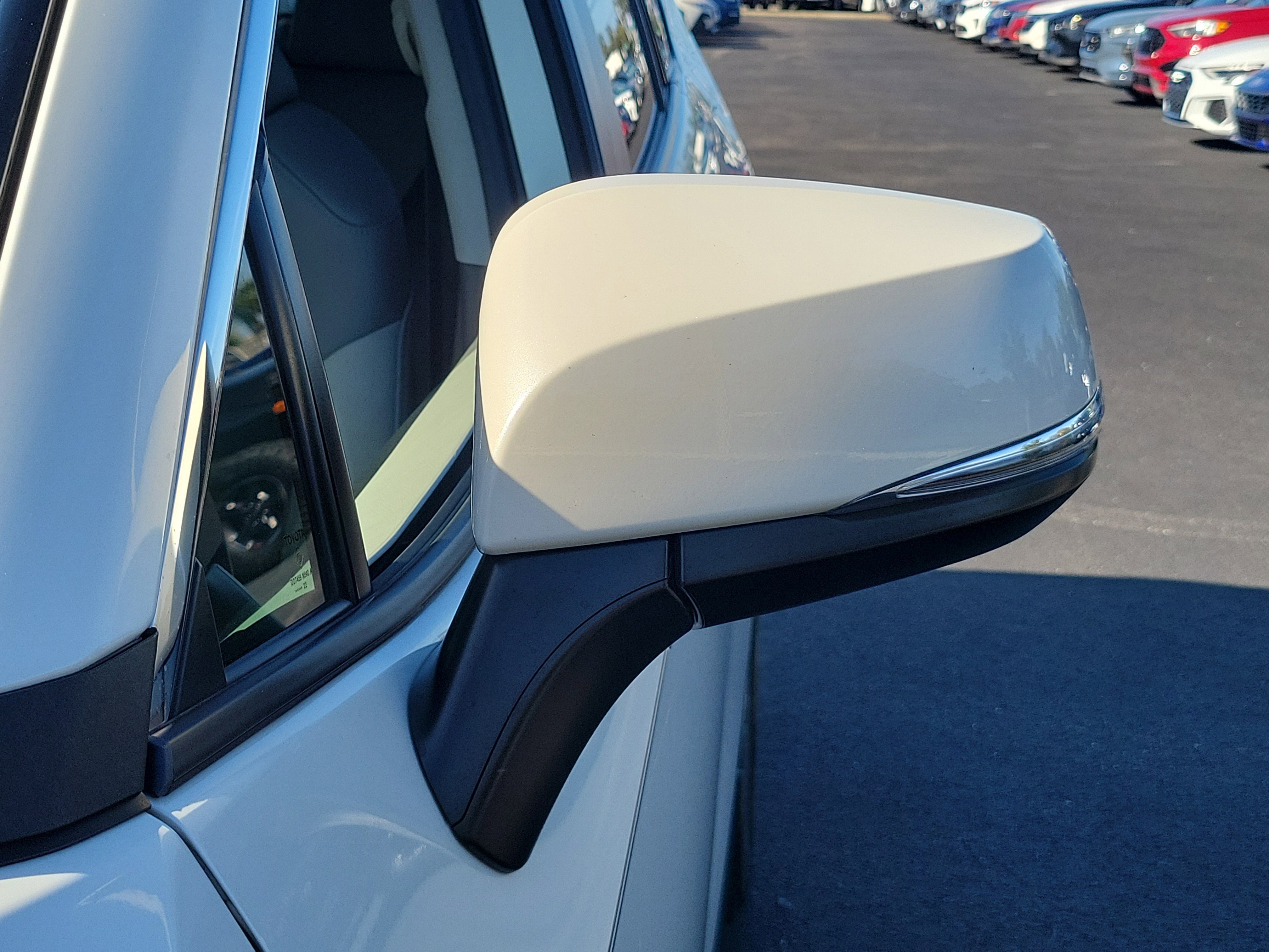 Used 2022 Toyota RAV4 XLE Premium image 11