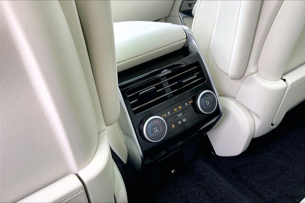 Used 2025 Land Rover Range Rover SE image 10