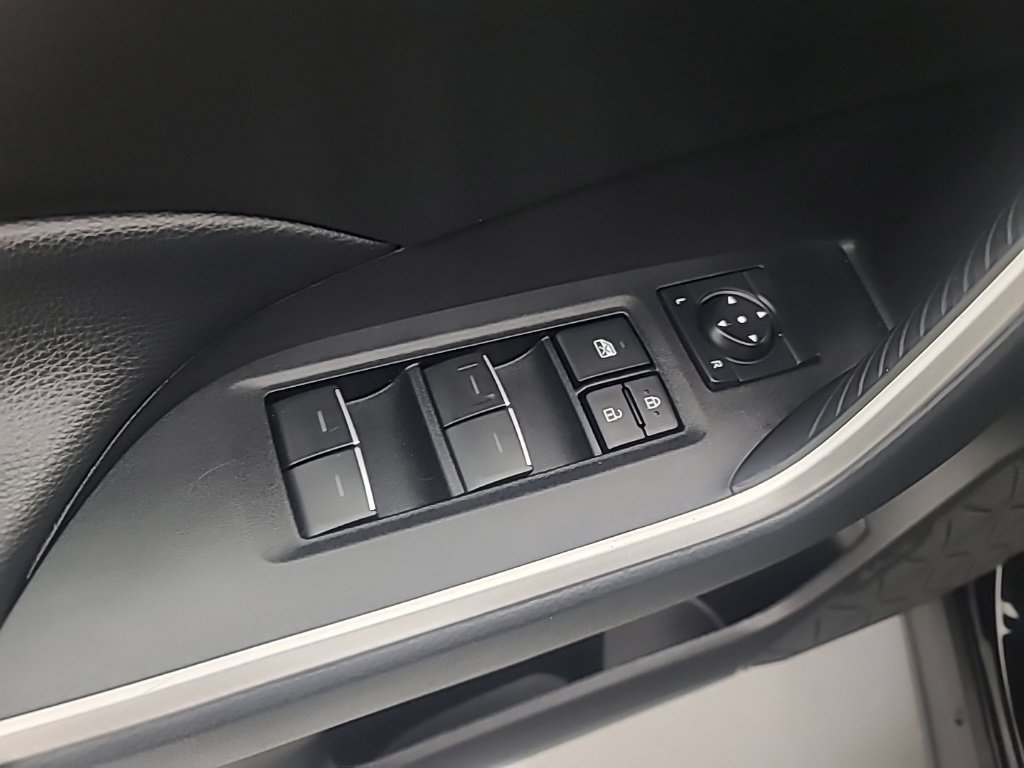 Used 2025 Toyota RAV4 XLE AWD/4WD image 26
