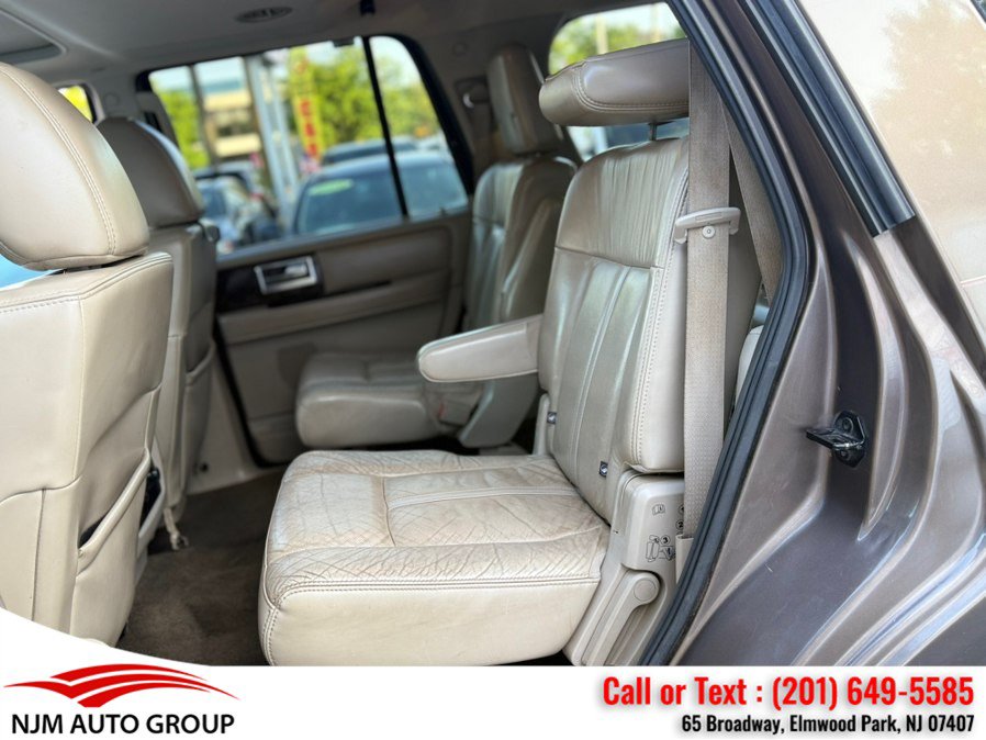 Used 2015 Lincoln Navigator 4WD image 16