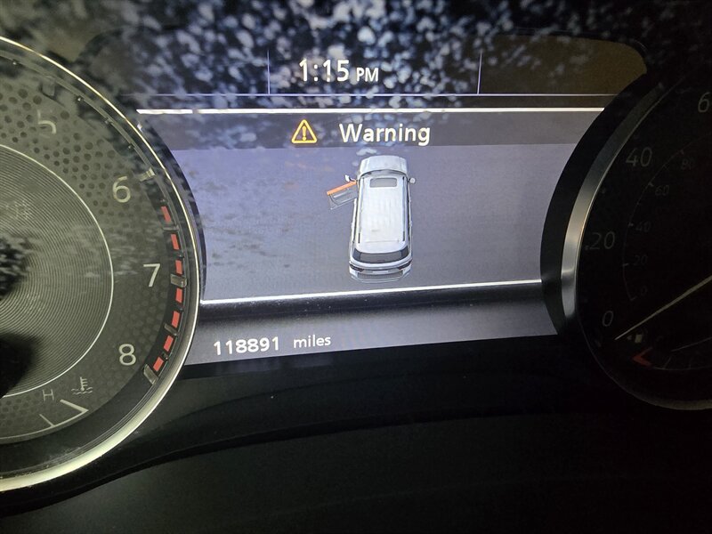 Used 2022 Nissan Armada SV RWD image 24