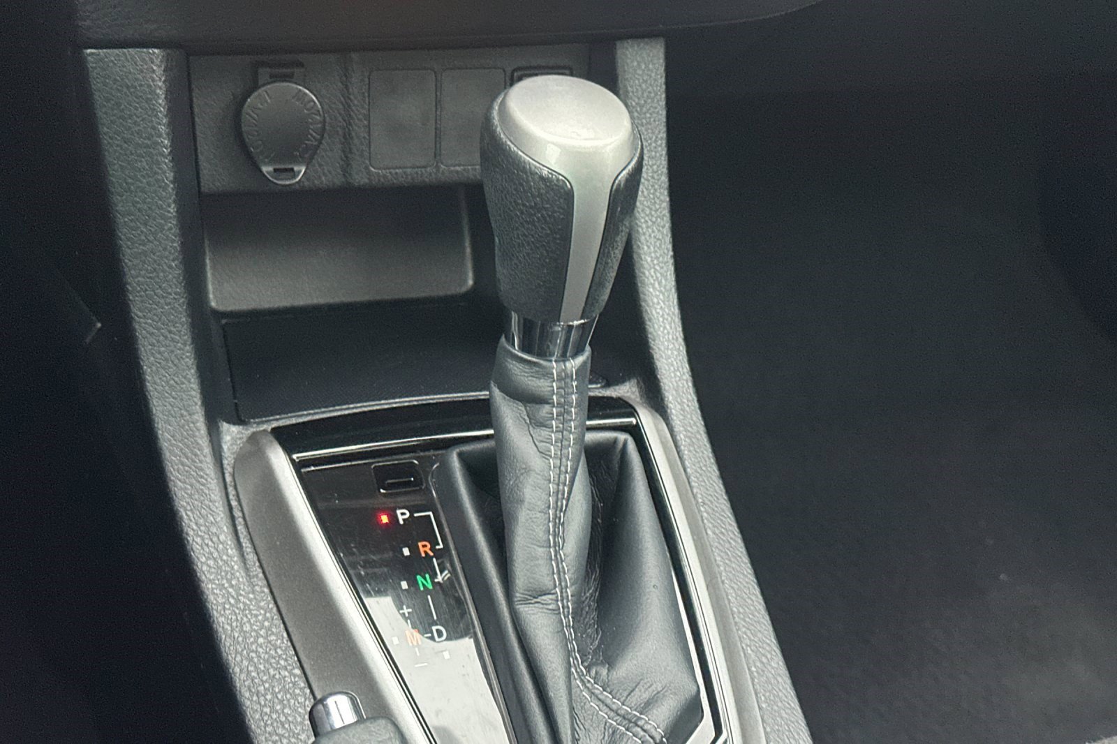 Used 2014 Toyota Corolla S w/ Driver Convenience Package image 25